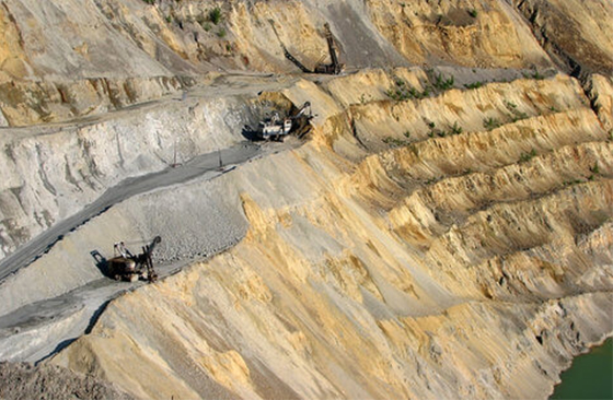 alluvial gold mining pic.jpg